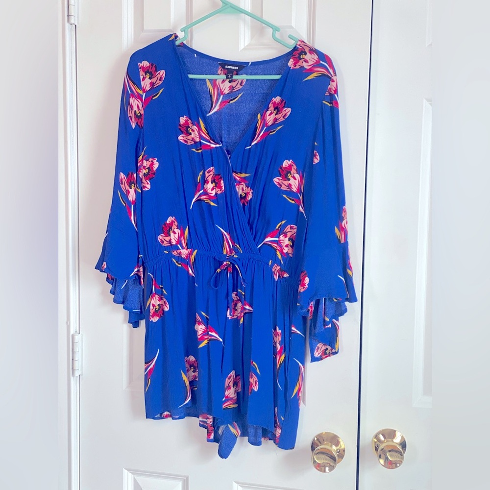 Express Size Medium Blue Floral 3/4 Sleeve Romper Short Rayon Summer